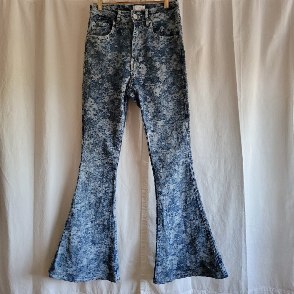 Forever 21 Floral Print bell bottom jeans size 26